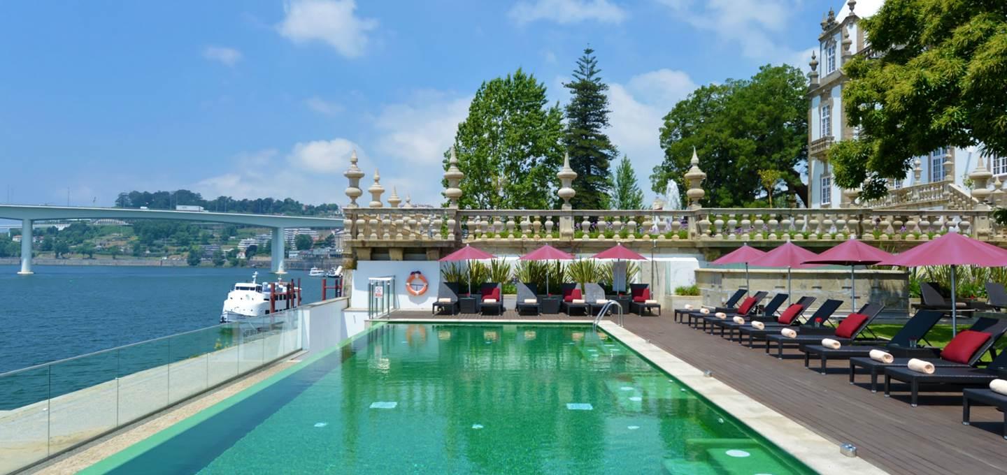 5-star-hotel-douro-outside-pool.jpg