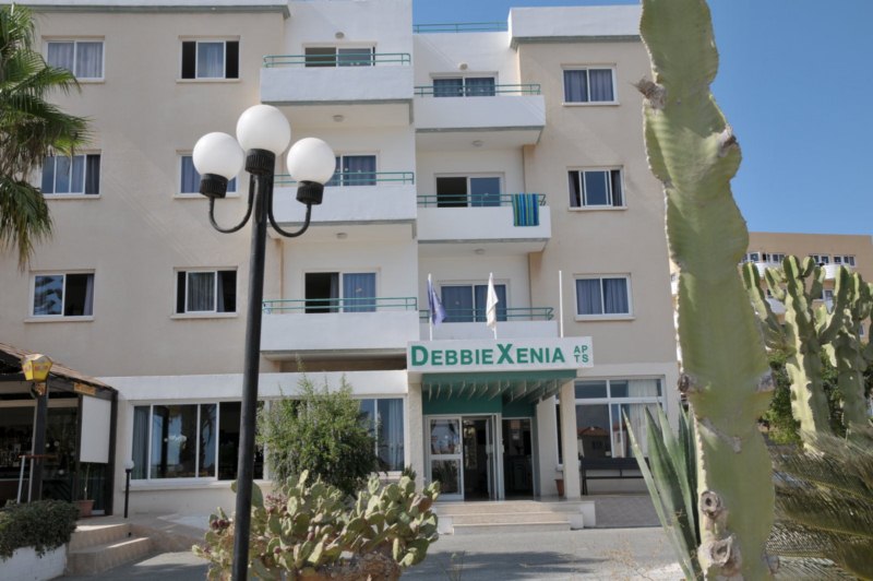 Debbie Xenia Hotel Apartments