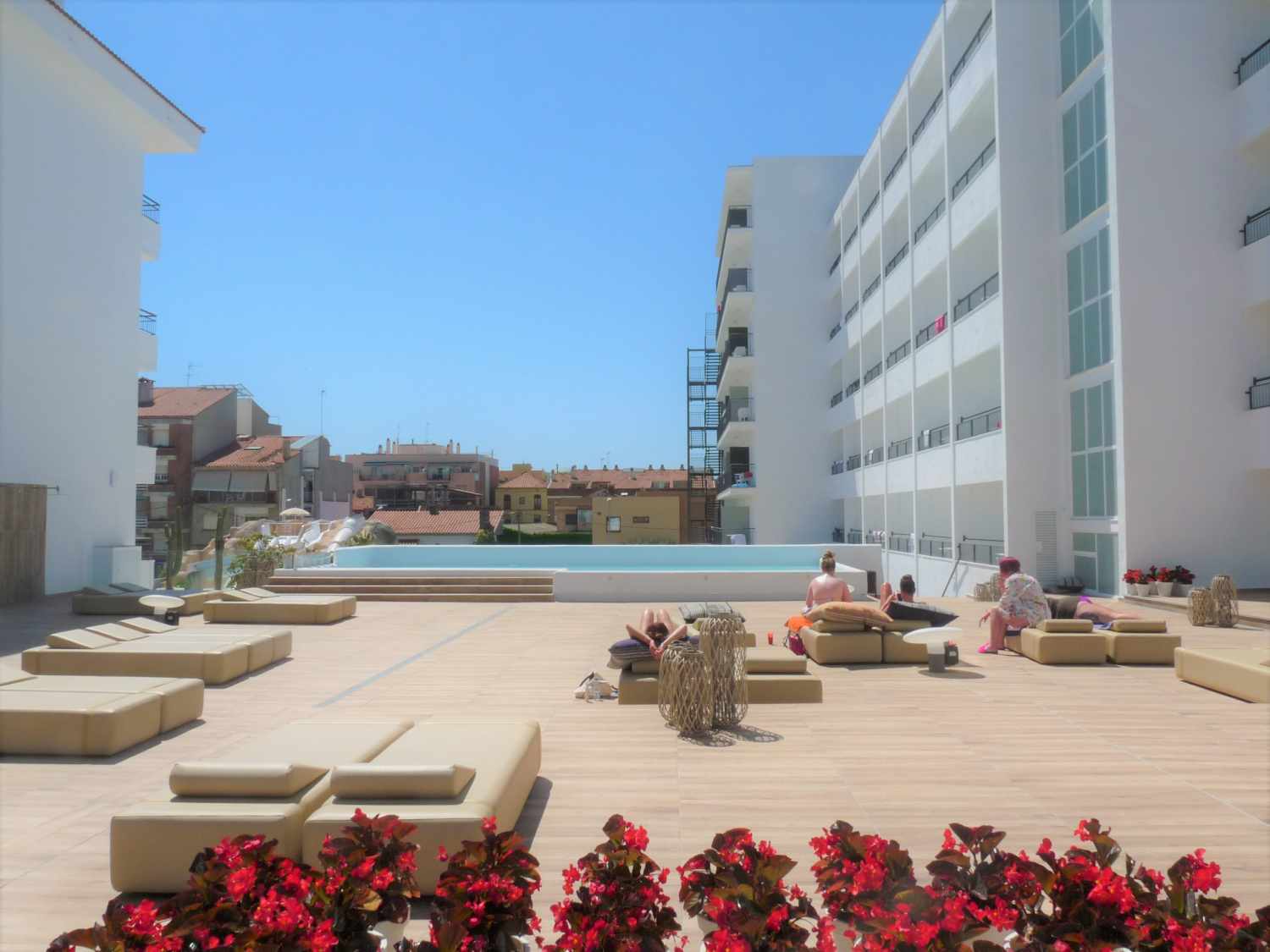 30 Degrees - Hotel Pineda Splash, Pineda de Mar, Costa Brava, Spanje