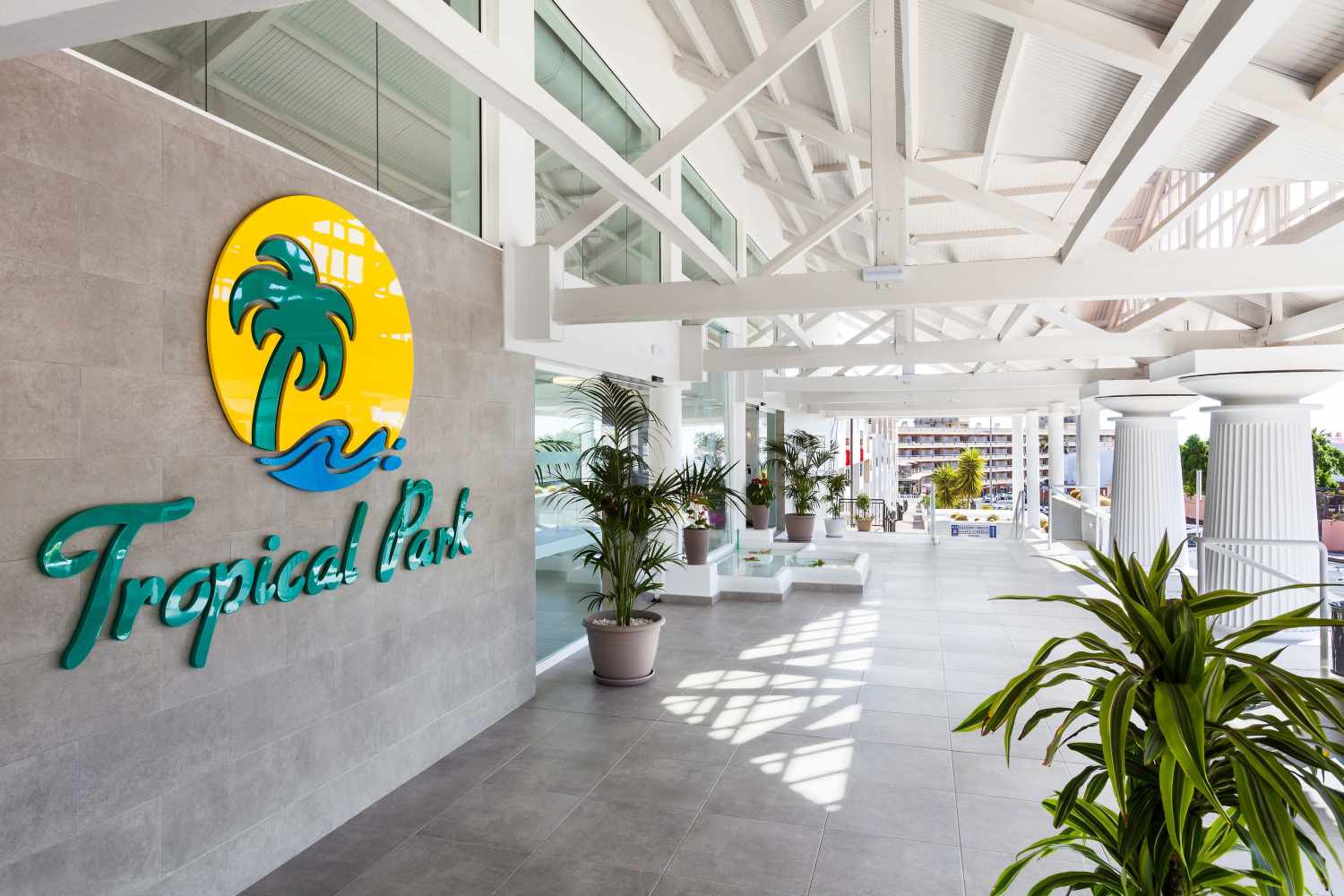 Tropical Park Hotel